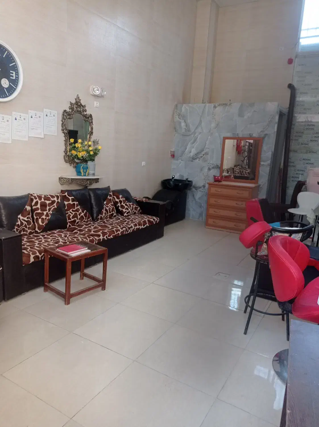 اجاره آرایشگاه با وسیله|آرایشگاه و سالن‌های زیبایی|سنندج, |دیوار