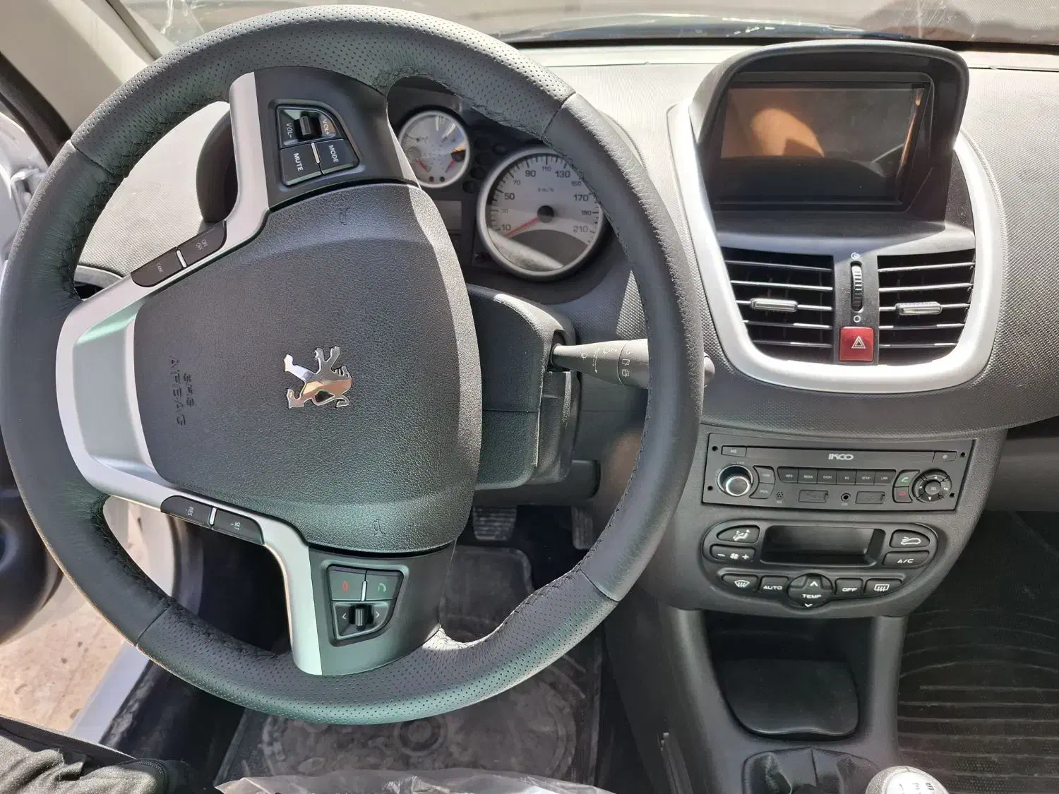 ۲۰۷ پانورما|خودرو سواری و وانت|زابل, |دیوار