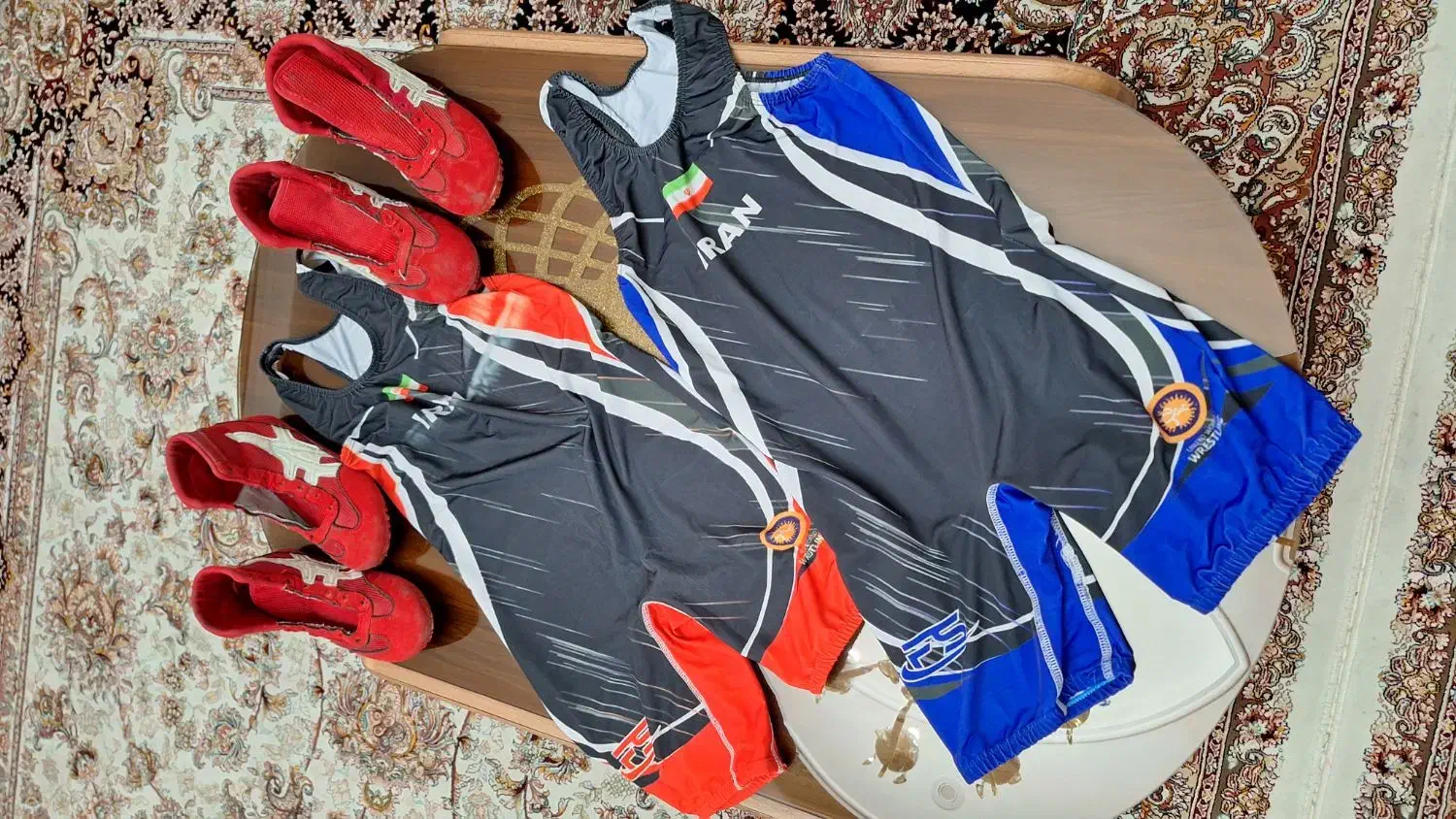 کفش و دو بنده کشتی|کفش و لباس بچه|ری, فیروزآبادی|دیوار