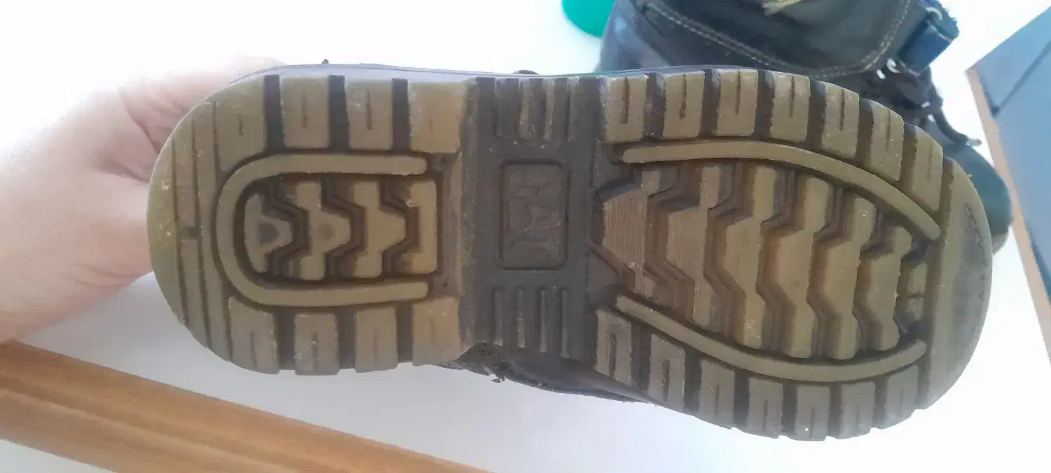 کفش|کفش و لباس بچه|فاروج, |دیوار