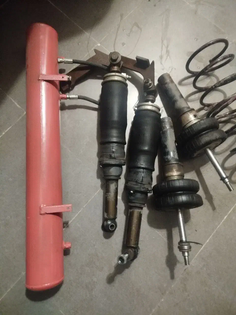 پنوماتیک تک موتوره خانواده پژو ایرانخودرو|قطعات یدکی و لوازم جانبی|اقبالیه, |دیوار