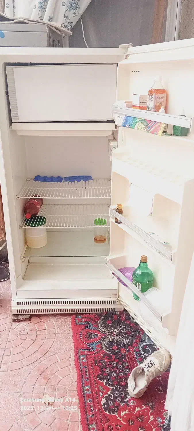 یک عددیخچال|یخچال و فریزر|تبریز, |دیوار