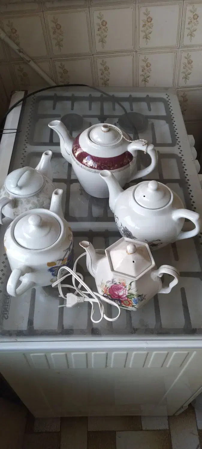 قوری جنس چینی و برقی یک عدد|قوری، کتری، قهوهساز دستی|ارومیه, |دیوار