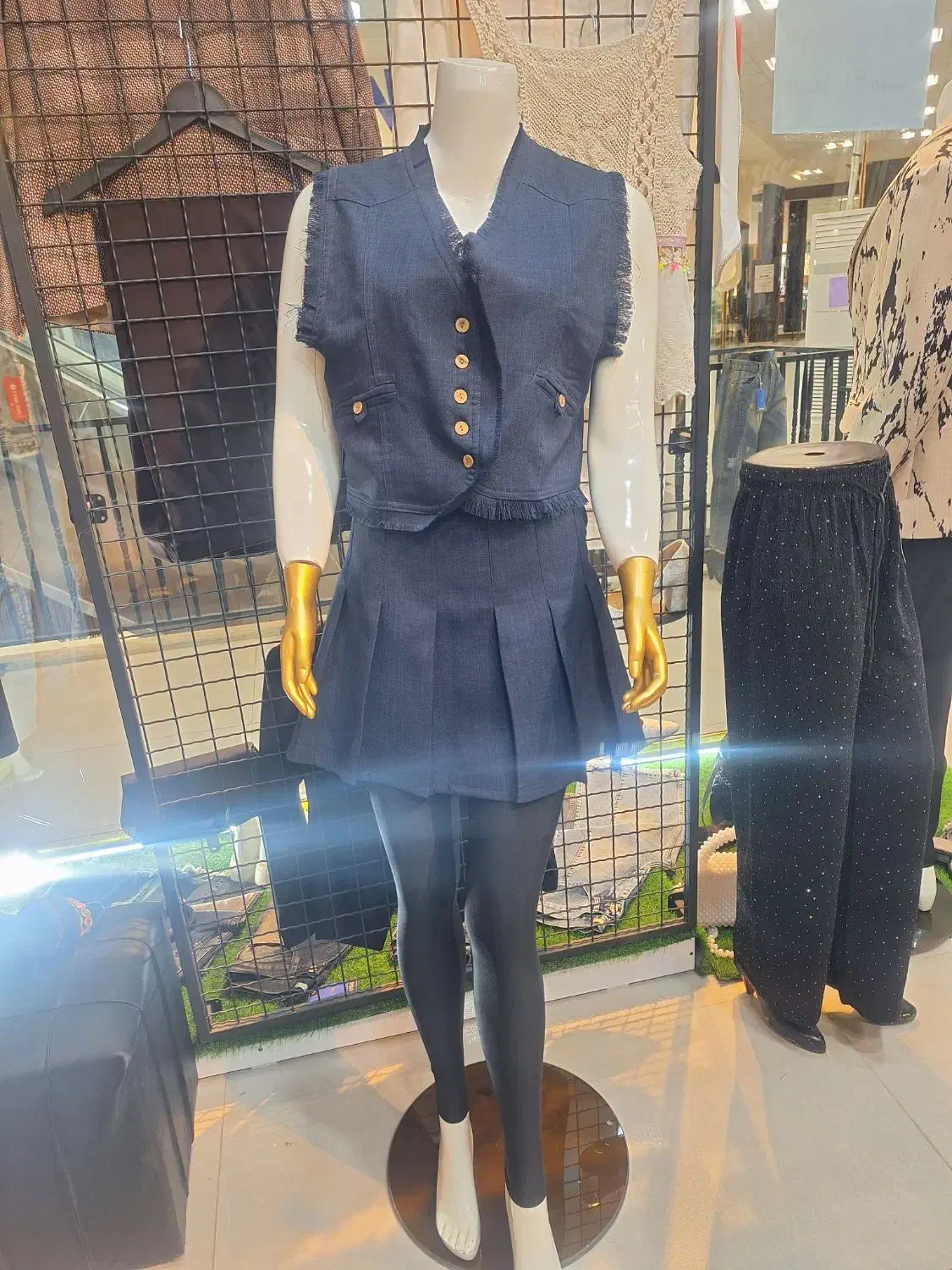 مانکن ، آینه ، استند توری و میز|فروشگاه و مغازه|تالش, هشتپر|دیوار