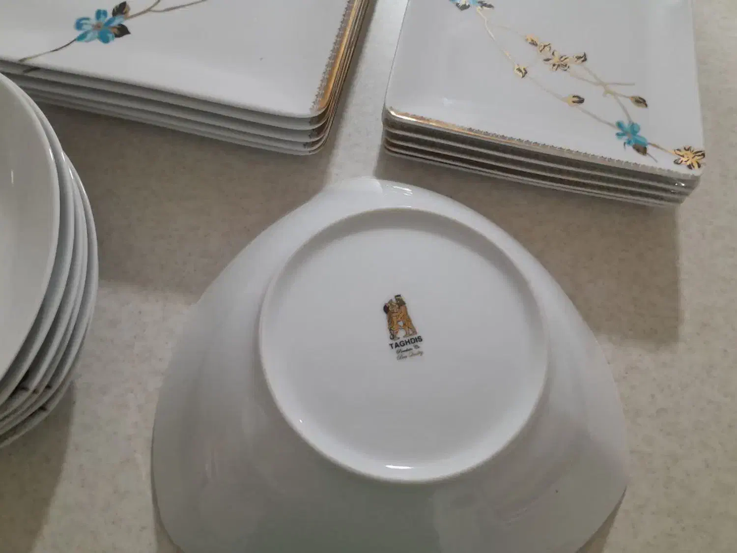 سرویس چینی|ظروف سرو و پذیرایی|کرمان, |دیوار