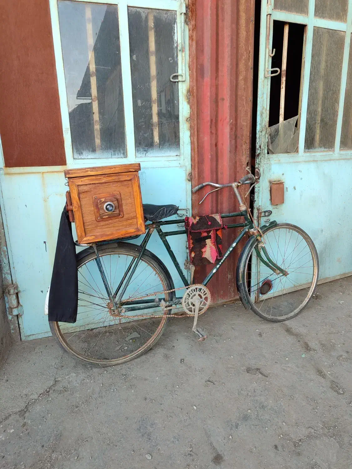 دوربین آنتیک و بسیار قدیمی|دوربین عکاسی و فیلمبرداری|تهران, فردوسی|دیوار