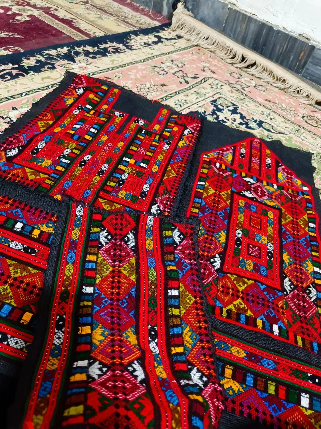 زیاستین|لباس|زهک, |دیوار