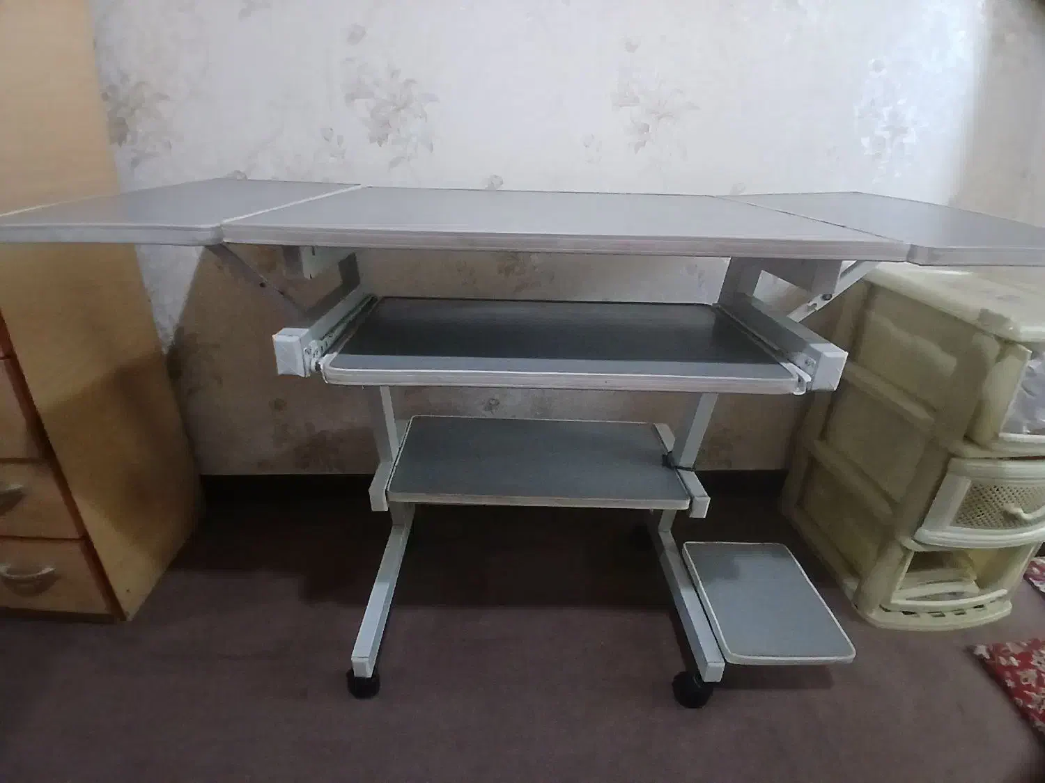 میز کامپیوتر|میز تحریر و کامپیوتر|اسلام‌شهر, شهرک مفیدی|دیوار