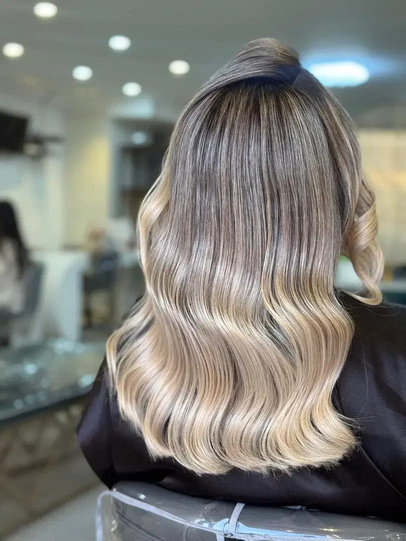 مدل لایت کاملا طبیعی جهت تدریس هنرجو|خدمات آرایشگری و زیبایی|شیراز, پودنک|دیوار