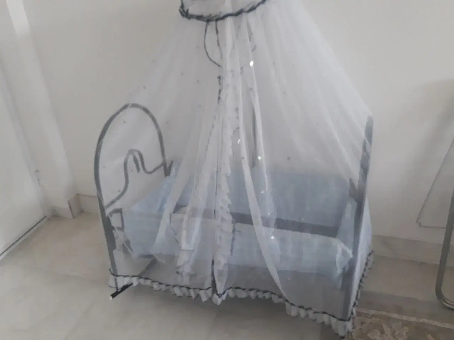 گهواره نوزاد|تخت و صندلی بچه|شیراز, سعدیه شمالی|دیوار