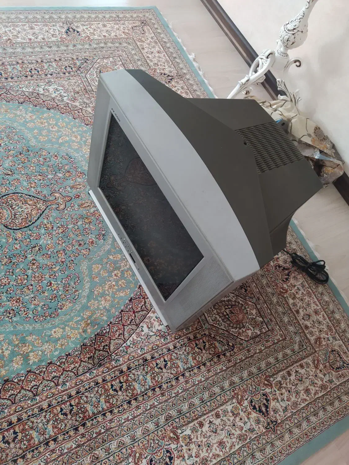 تلویزیون قدیمی سامسونگ|تلویزیون و پروژکتور|اردبیل, |دیوار