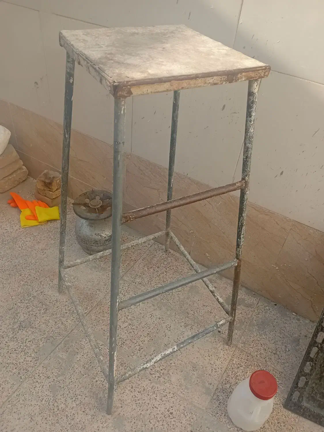 چهارپایه فلزی سالم|ابزارآلات|اسلام‌شهر, شهرک مهدیه|دیوار