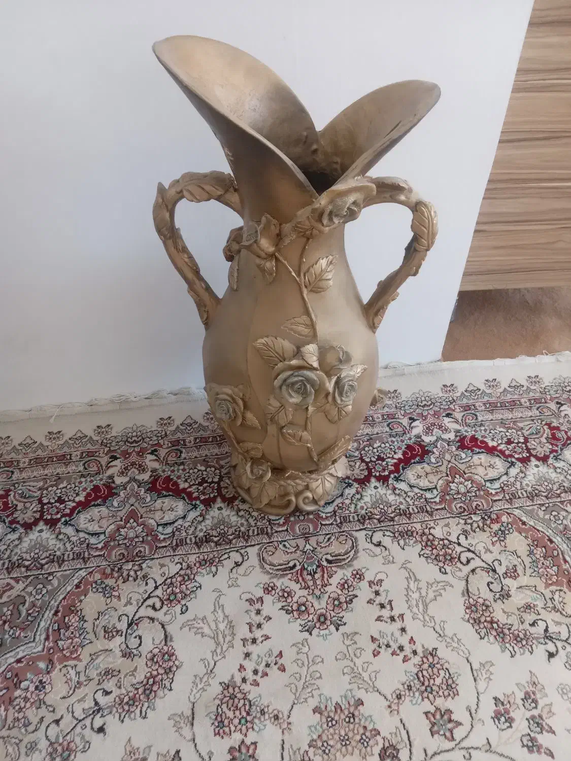 گلدان پلی استیل|گل مصنوعی|ارومیه, |دیوار