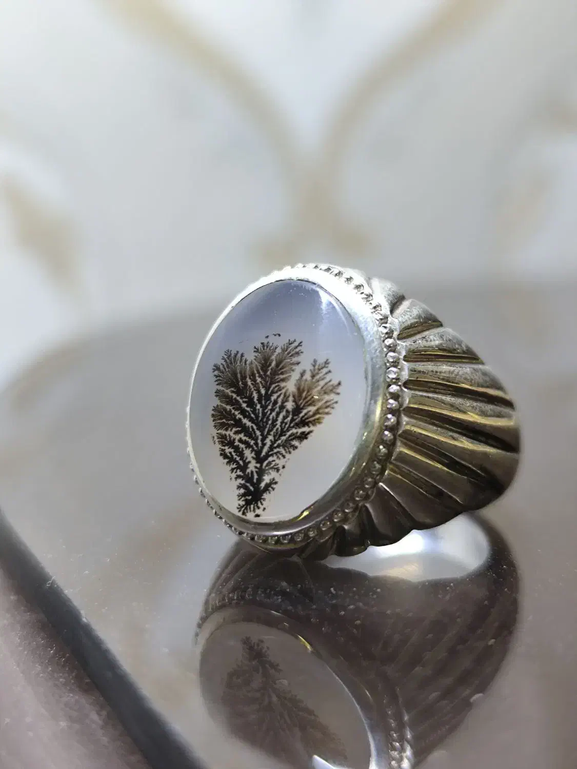 انگشترشجر تک درخت|کلکسیون اشیاء عتیقه|همدان, |دیوار