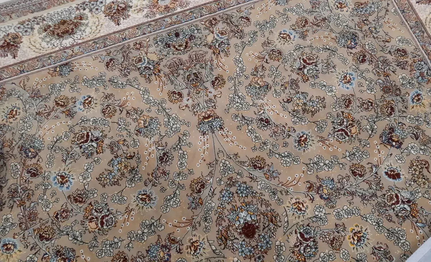 یک عدد فرش ۶ متری سالم سالم|فرش|قرچک, میرزائی شمالی|دیوار