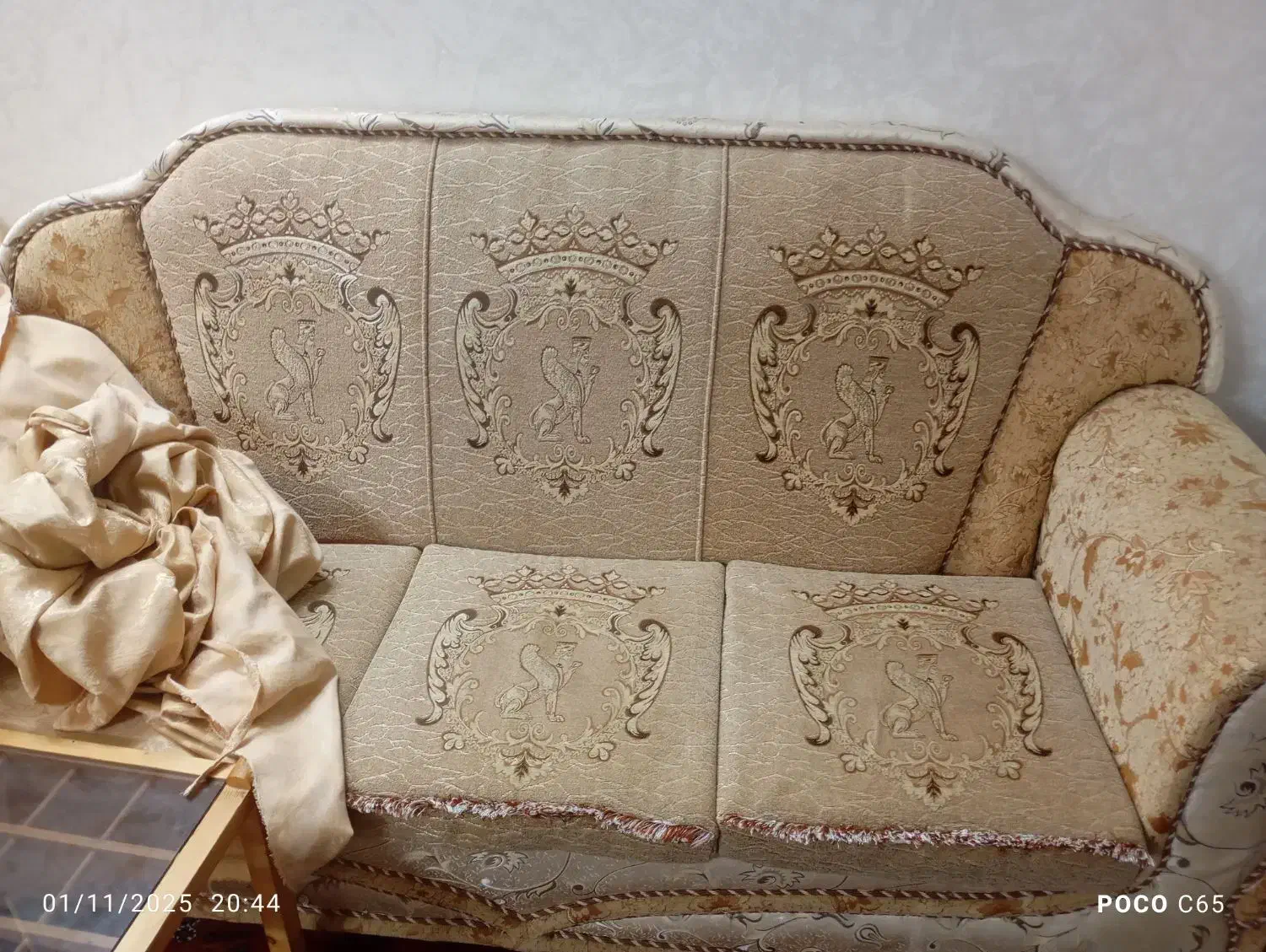 مبل با میز و عسلیدر حد نو|مبلمان خانگی و میز عسلی|خمین, |دیوار