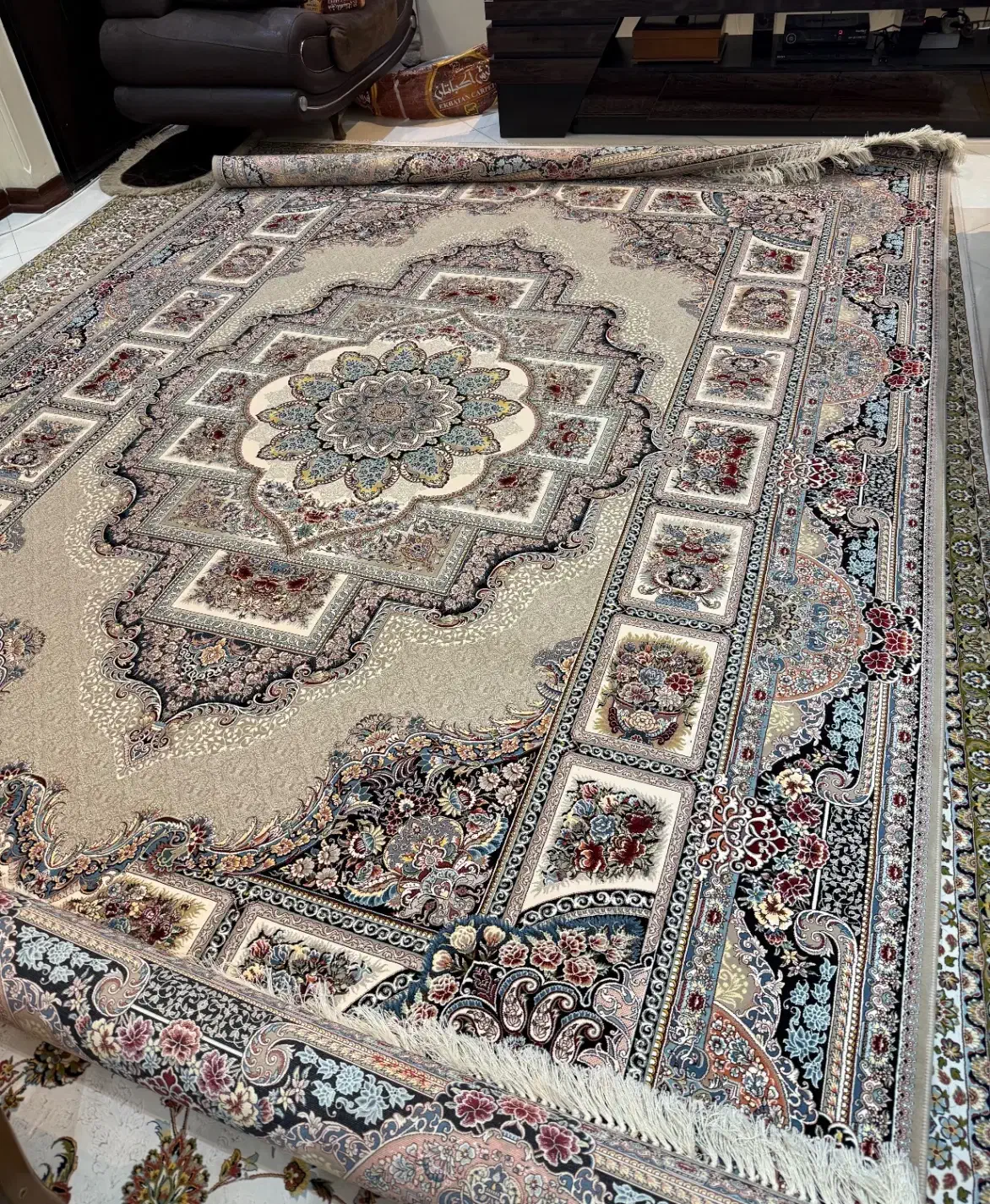 یک عدد فرش ۹ متری نو (آکبند)|فرش|تهران, امیر بهادر|دیوار