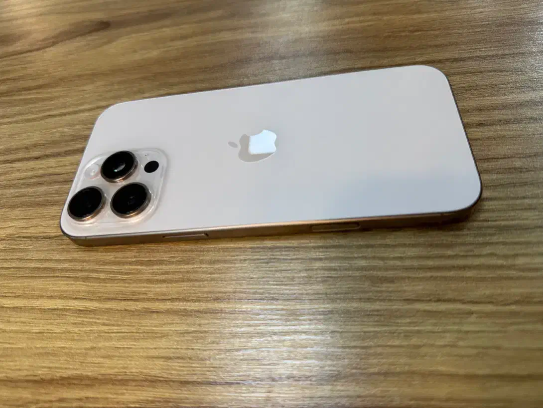 16 pro max battery 100% گارانتی شرکتی|موبایل|کرمانشاه, |دیوار