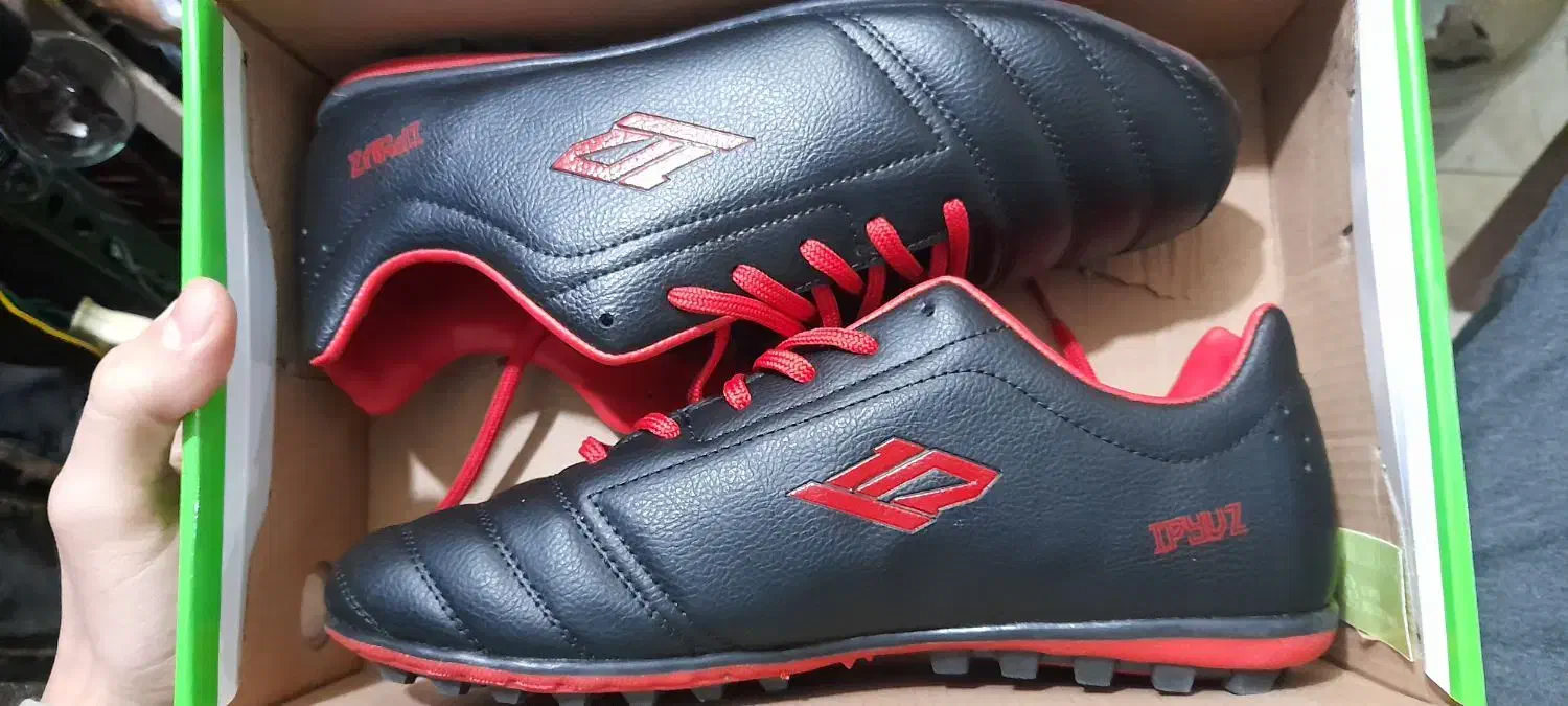 کفش فوتبالی چمن و چمن مصنوعی|کیف، کفش، کمربند|کرمانشاه, |دیوار