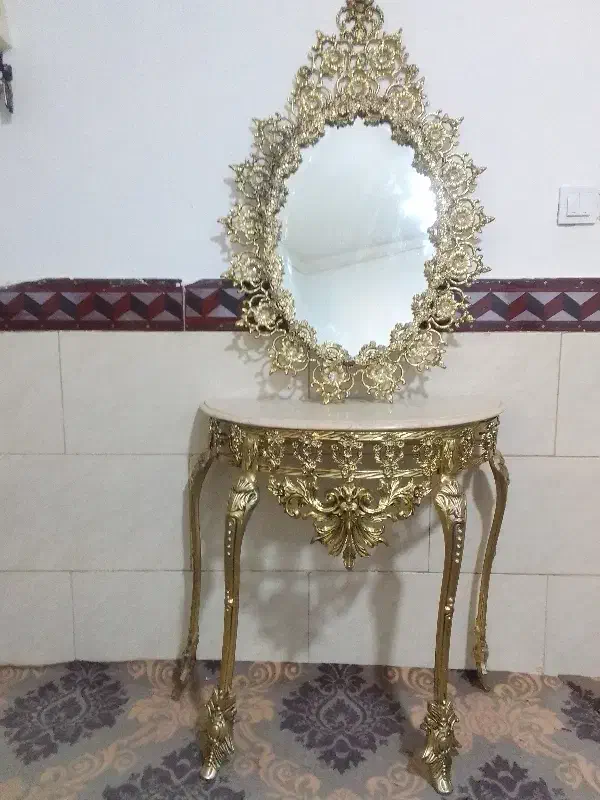 آیینه و پایه طرح برنز  بیضی طلایی درحدنو|آینه|شهریار, شهرک بهاران (ویره)|دیوار