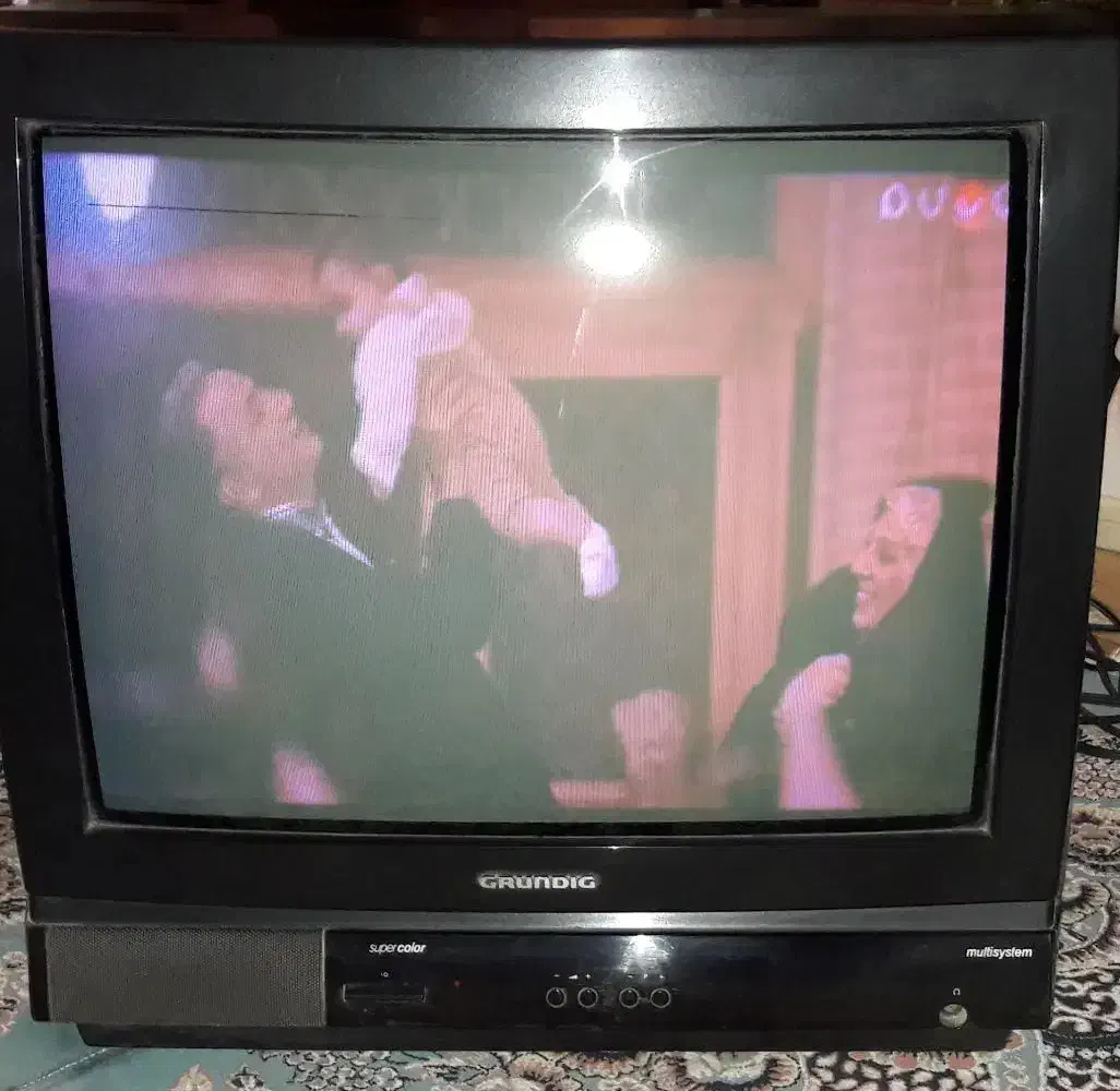 تلویزیون ۲۱ اینچ گراندیک|تلویزیون و پروژکتور|اصفهان, شهرک زاینده رود|دیوار