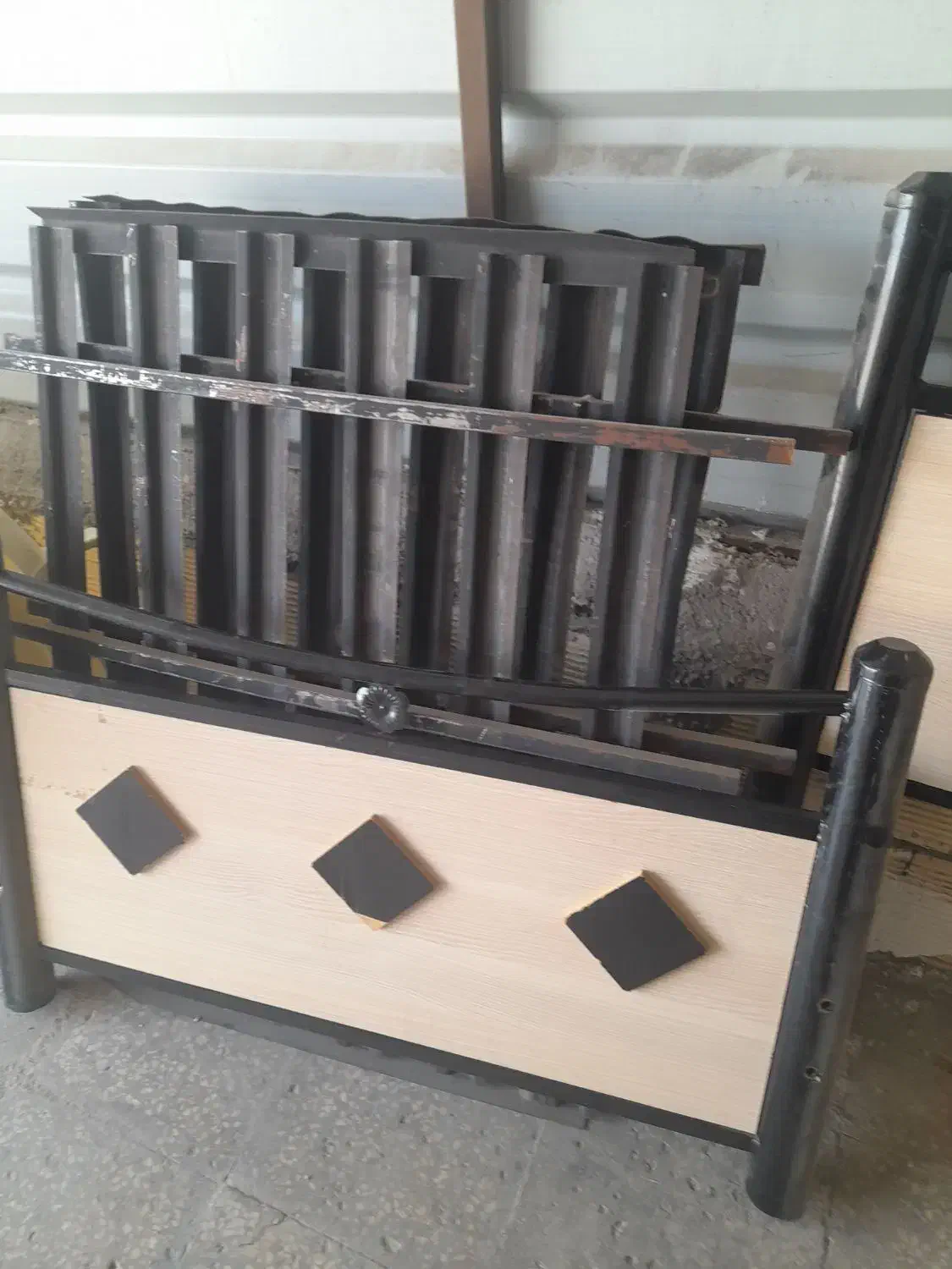 دو عدد تخت یه نفره بدون تشک|تخت و سرویس خواب|بوشهر, |دیوار