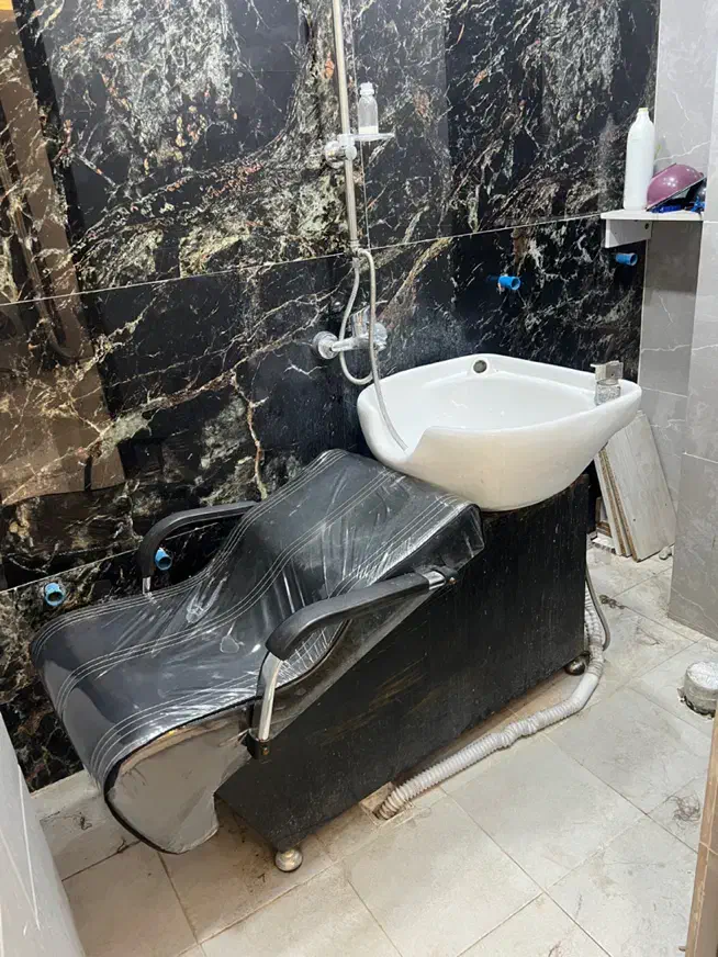 وسایل ارایشگاه|آرایشگاه و سالن‌های زیبایی|خرم‌آباد, |دیوار