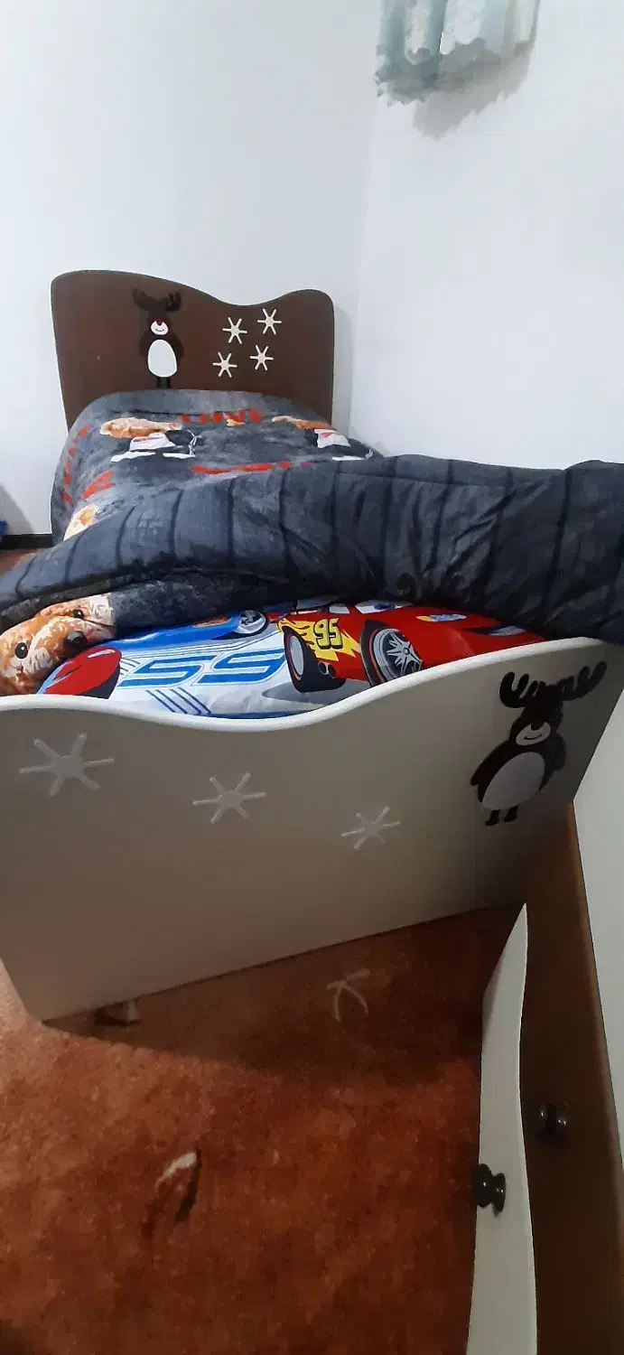 تختخواب تک نفره ام دی اف و وکیوم|تخت و سرویس خواب|شیراز, درکی|دیوار