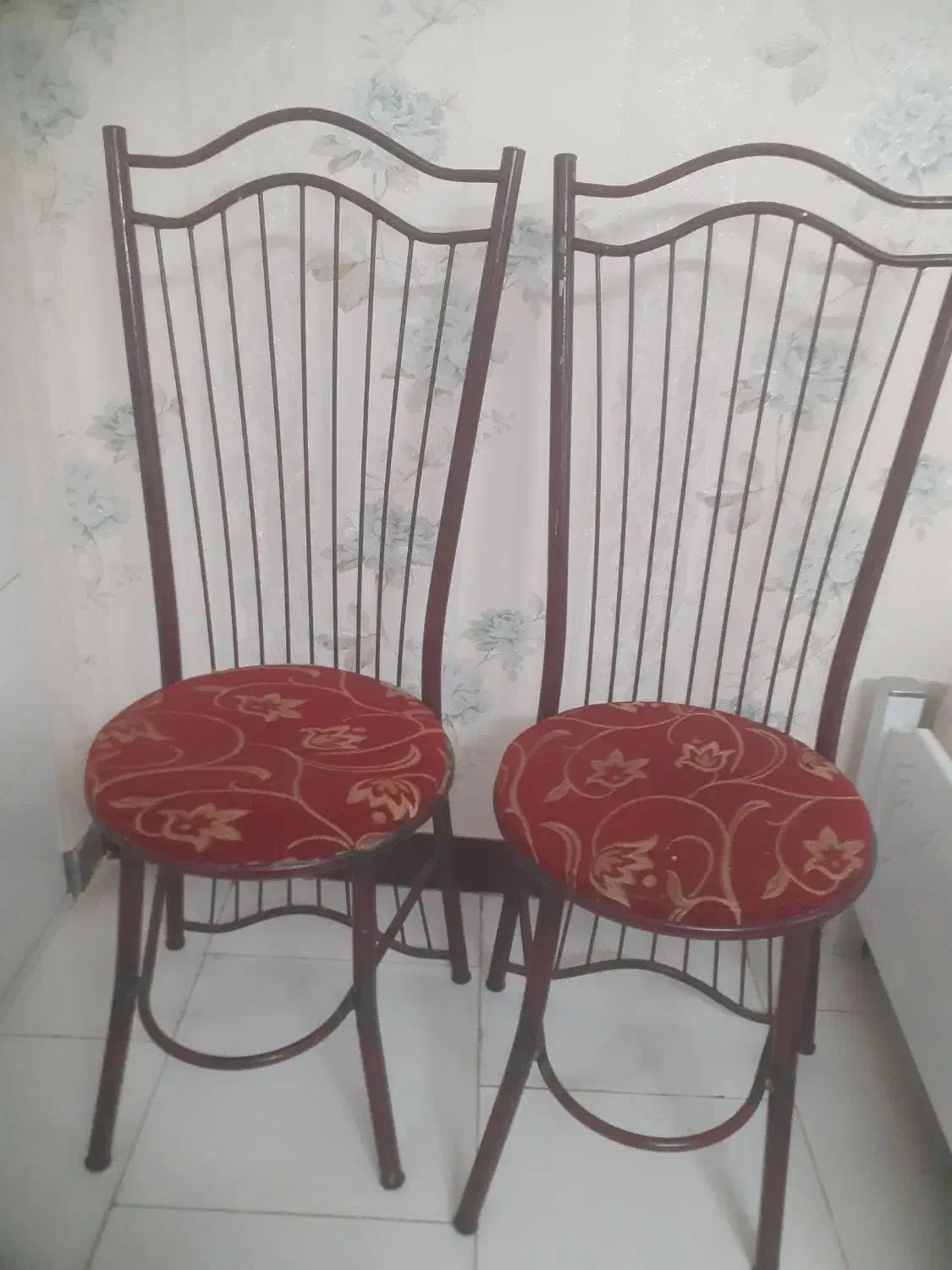 مبلمان خانگی درمیز وصندلی|صندلی و نیمکت|بومهن, |دیوار