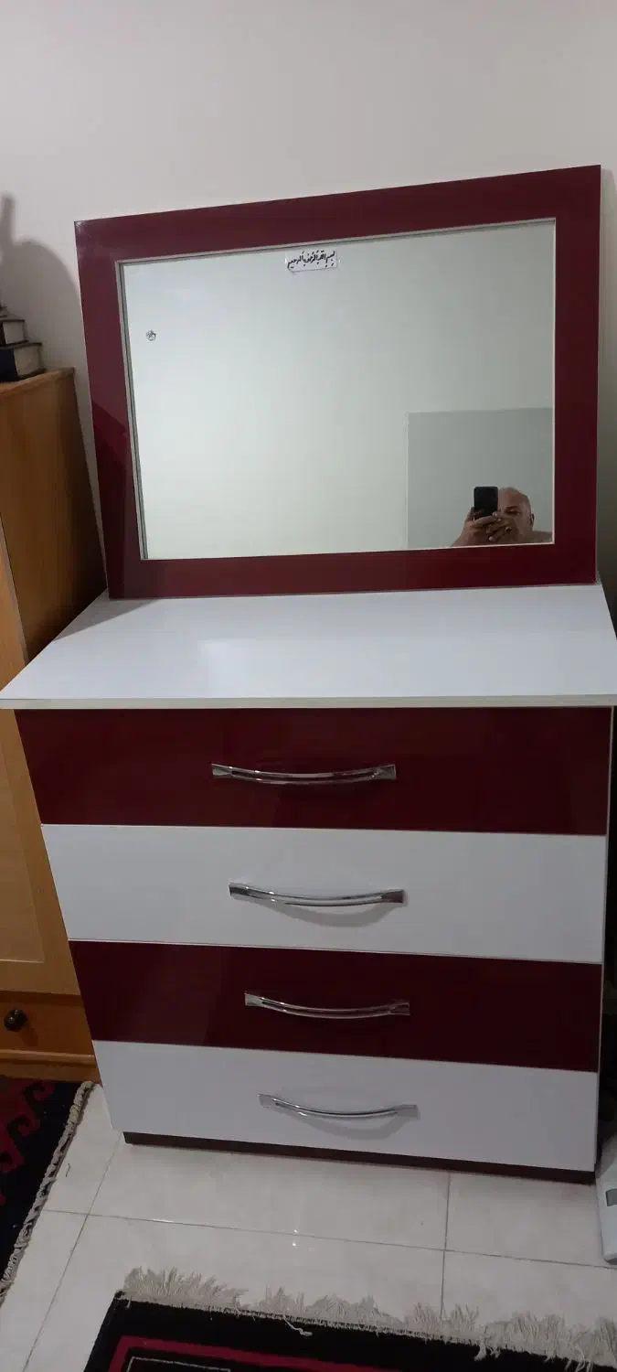 دراور چهار کشو به همراه قاب آیینه|جاکفشی، کمد، دراور|فردیس, سرحدی|دیوار