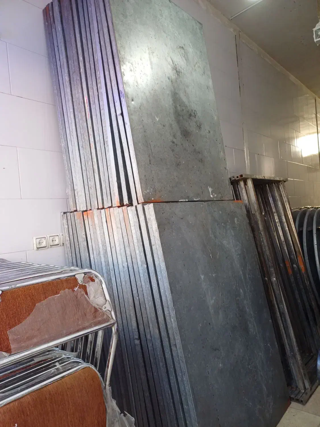 میز گالوانیزه تاشو ابعادهای مختلف. زارع لرستان|میز و صندلی غذاخوری|فیروزآباد (لرستان), |دیوار