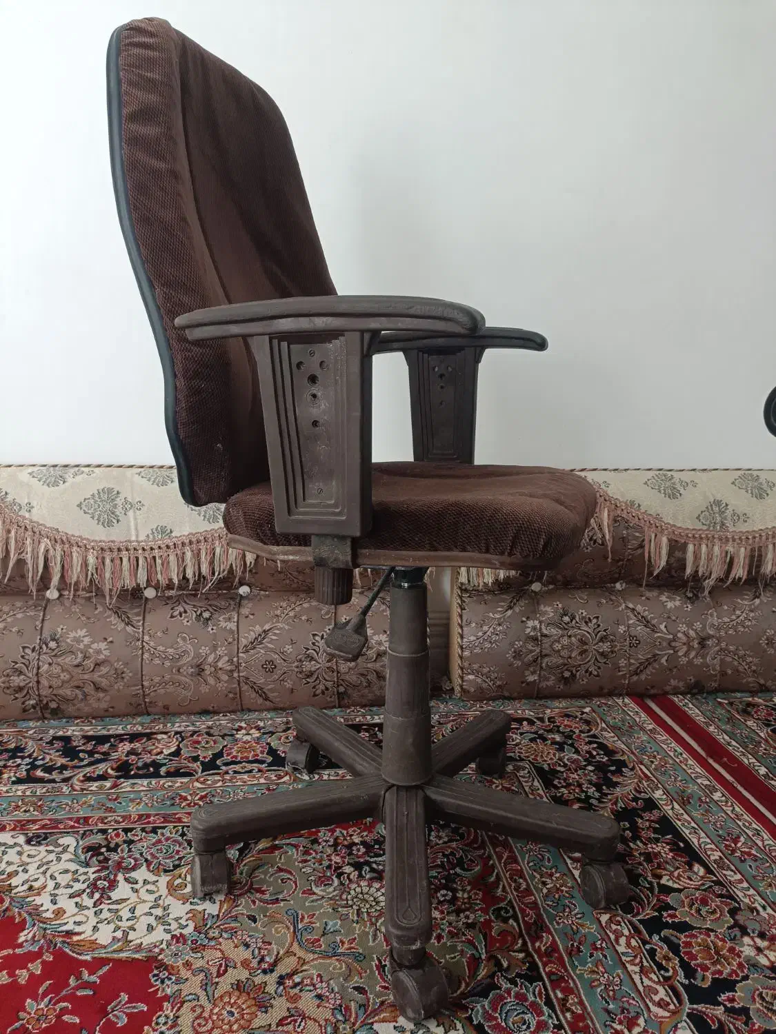 صندلی جک دار|صندلی و نیمکت|شیراز, سعدیه جنوبی|دیوار