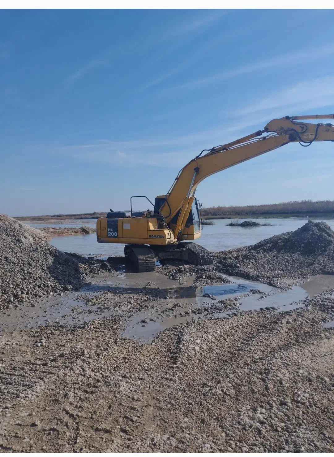 اجاره بیل مکانیکی ۲۲۰ کوماتسو|خدمات حمل و نقل|امیدیه, |دیوار