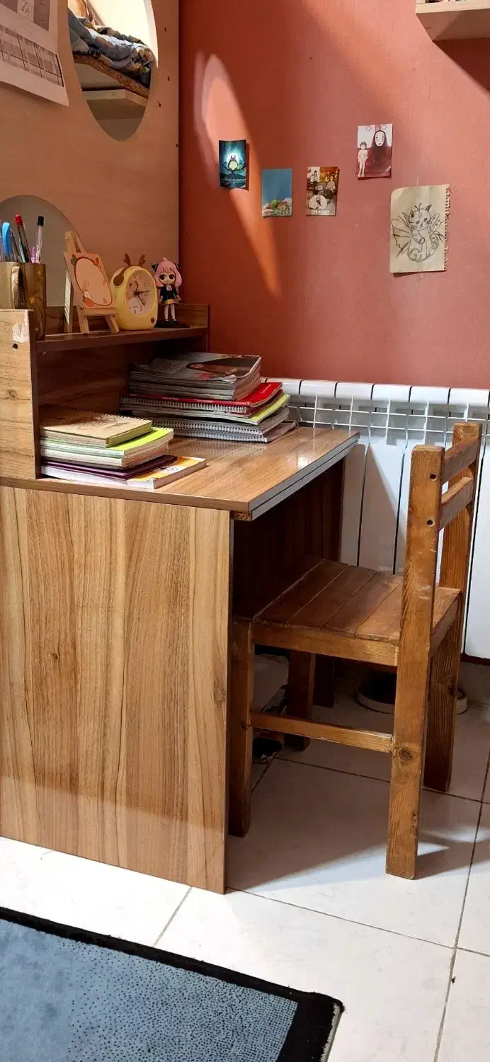 تختخواب و میز مطالعه فرش کودک|تخت و صندلی بچه|خرم‌آباد, |دیوار