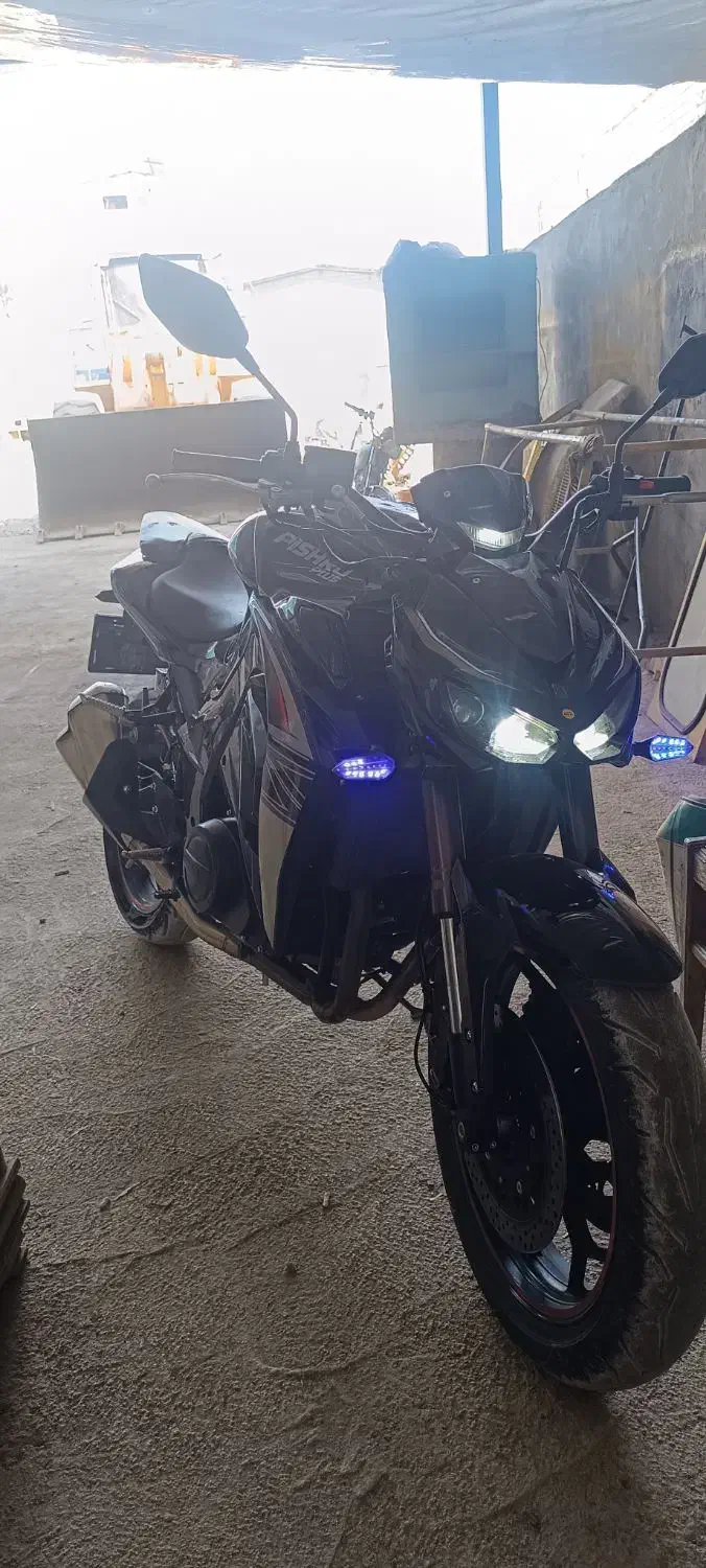 Z1000 . معاوضه با اجرا کننده سقف و ستون|موتورسیکلت|ابریشم, |دیوار