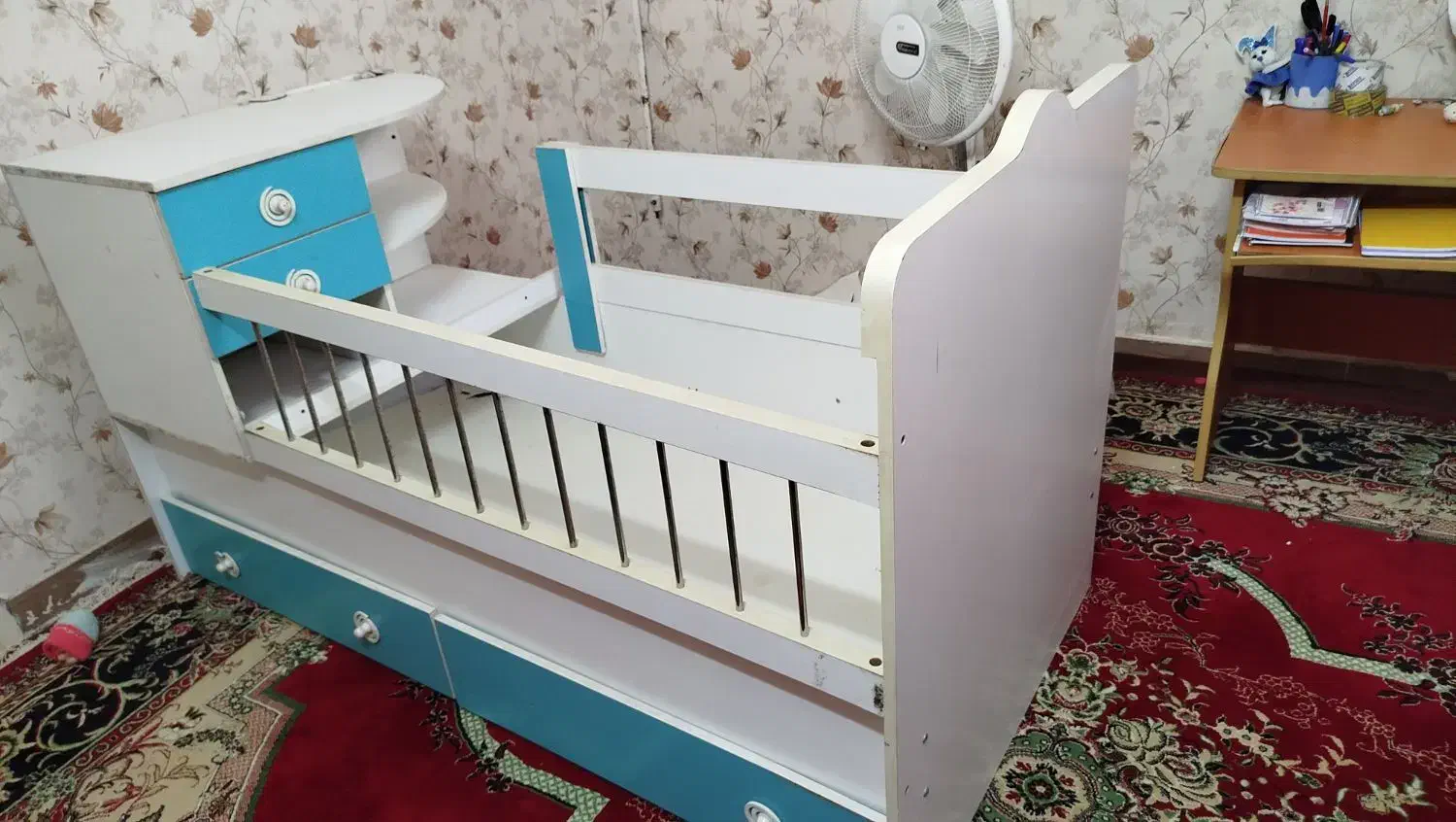 تخت کودک و نوجوان|تخت و صندلی بچه|تربتحیدریه, چهارراه خواف|دیوار