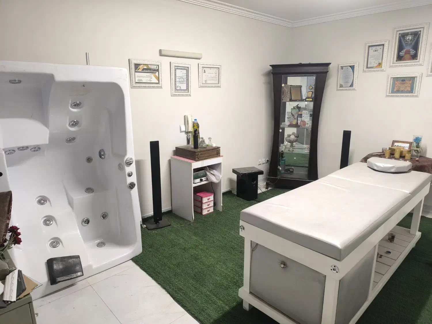 جکوزی 2نفره.تخت ماساژ.ابگرمکن|آرایشی، بهداشتی، درمانی|اصفهان, هزارجریب|دیوار
