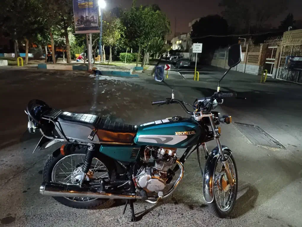 موتور هندا|موتورسیکلت|ری, جوانمرد قصاب|دیوار