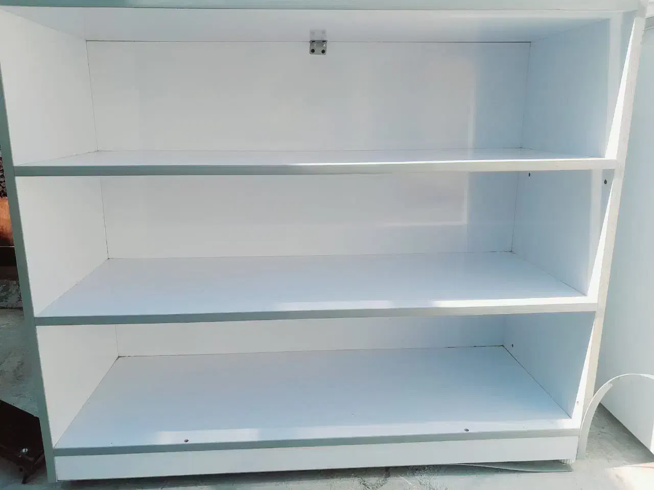 ام دی اف دکور موبایل فروشی  نو به قیمت توافقی|بوفه، ویترین، کنسول|باغ ملک, |دیوار