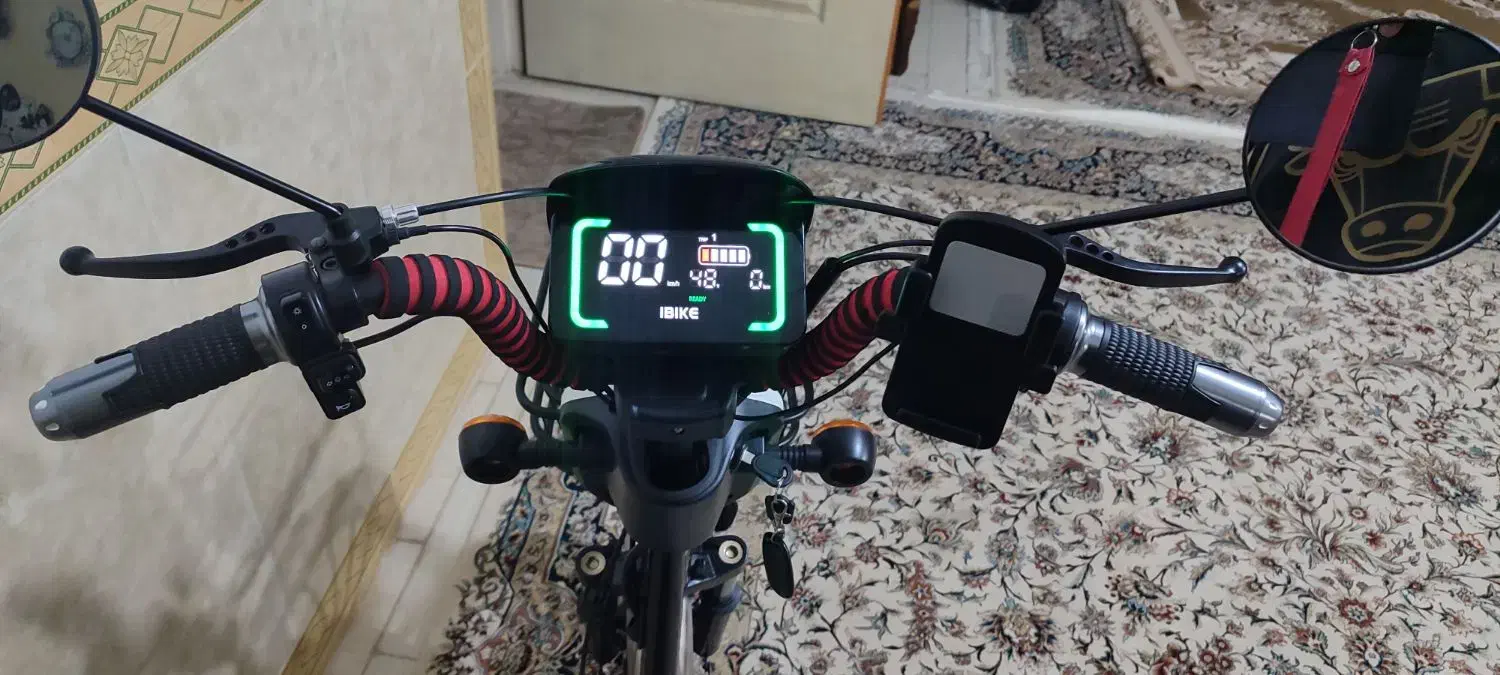 دوچرخه برقی صفر|دوچرخه، اسکیت، اسکوتر|صحنه, |دیوار