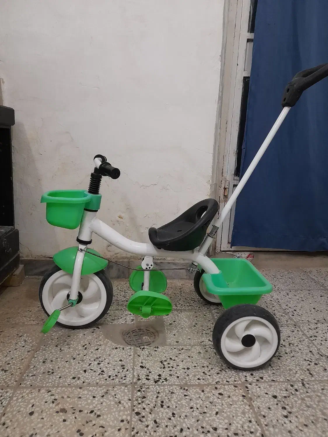 سه چرخه کودک در حد نو|دوچرخه، اسکیت، اسکوتر|تربتحیدریه, شهرک ولیعصر|دیوار