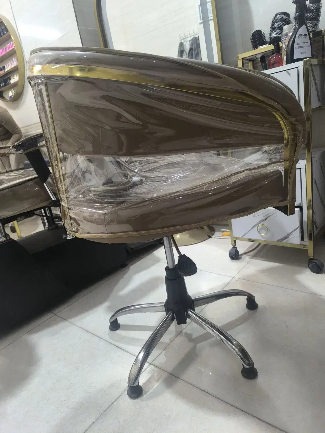 صندلی آرایشگاه|آرایشگاه و سالنهای زیبایی|قرچک, میرزائی جنوبی|دیوار