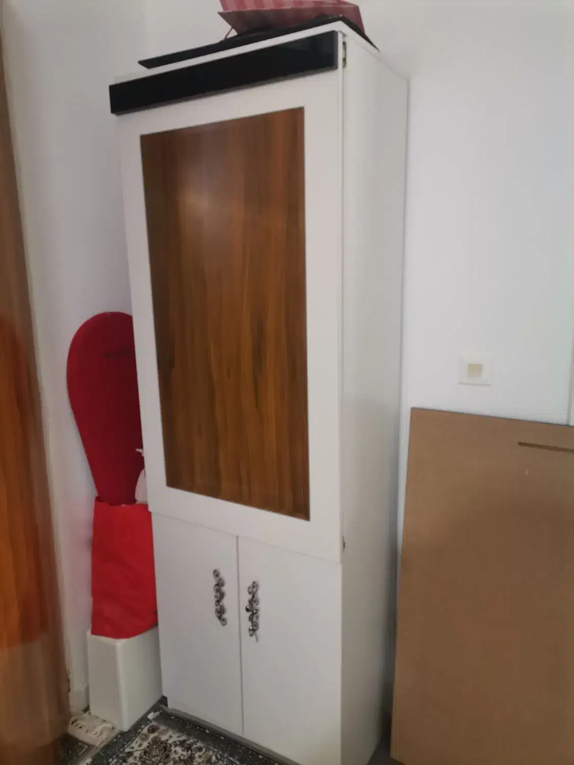 تعدادی وسیله منزل بعلت جابجایی کمبودجا بفروش میرسد|بوفه، ویترین، کنسول|کبودرآهنگ, |دیوار