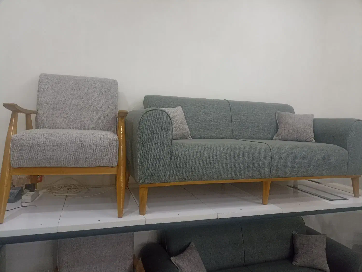 مبل باکیفیت وقیمت مناسب|مبلمان خانگی و میز عسلی|جوین, |دیوار