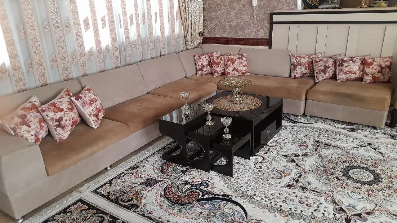 مبل ال ۹ نفره|مبلمان خانگی و میز عسلی|صحنه, |دیوار