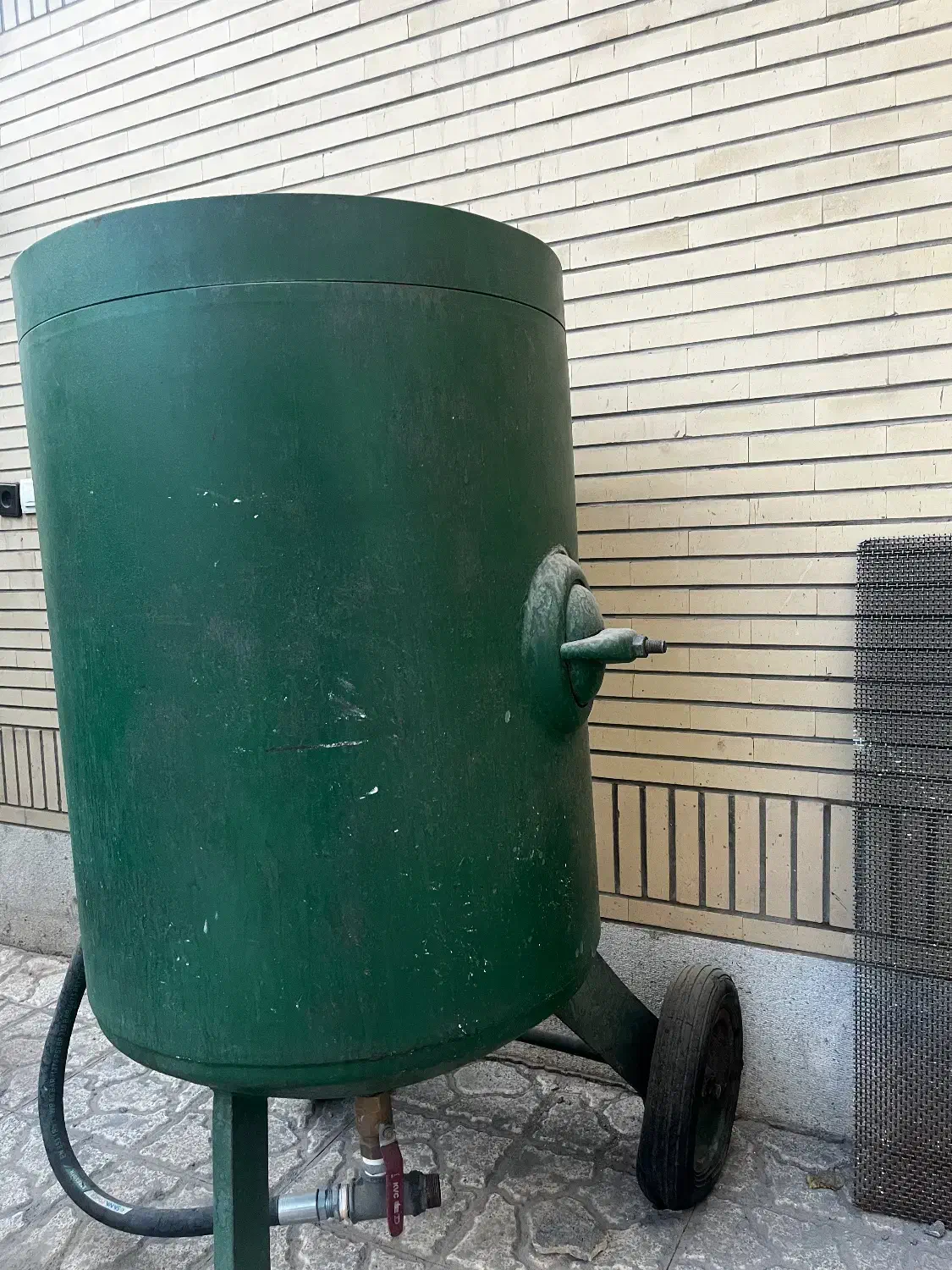 دیگ سندبلاست|ماشین‌آلات صنعتی|فولادشهر, C3|دیوار