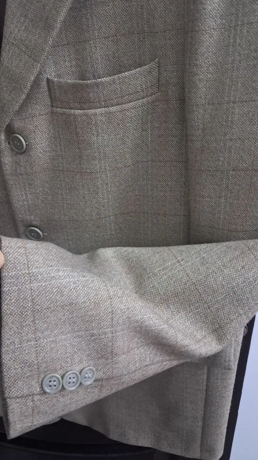 کت پشمی|لباس|قم, باغ شازده|دیوار