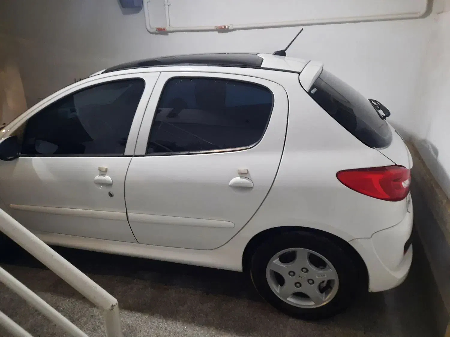 ماشین 207 سقف شیشه ارتقا یافته|خودرو سواری و وانت|سبزوار, فیاض|دیوار