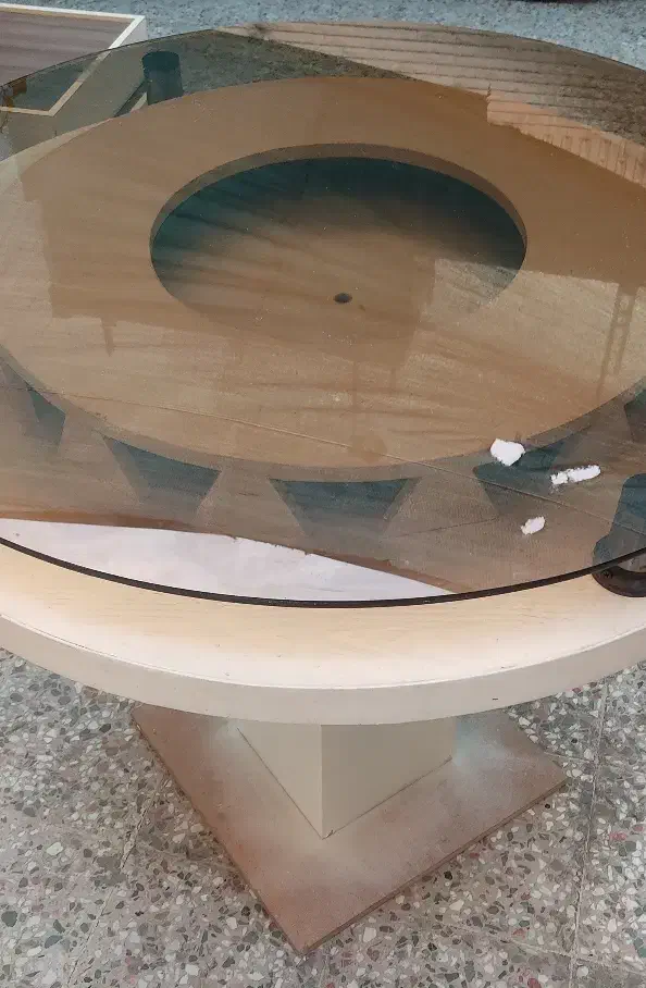 میز ناهار خوری ۴ نفره گِرد بدون صندلی|میز و صندلی غذاخوری|اندیمشک, |دیوار