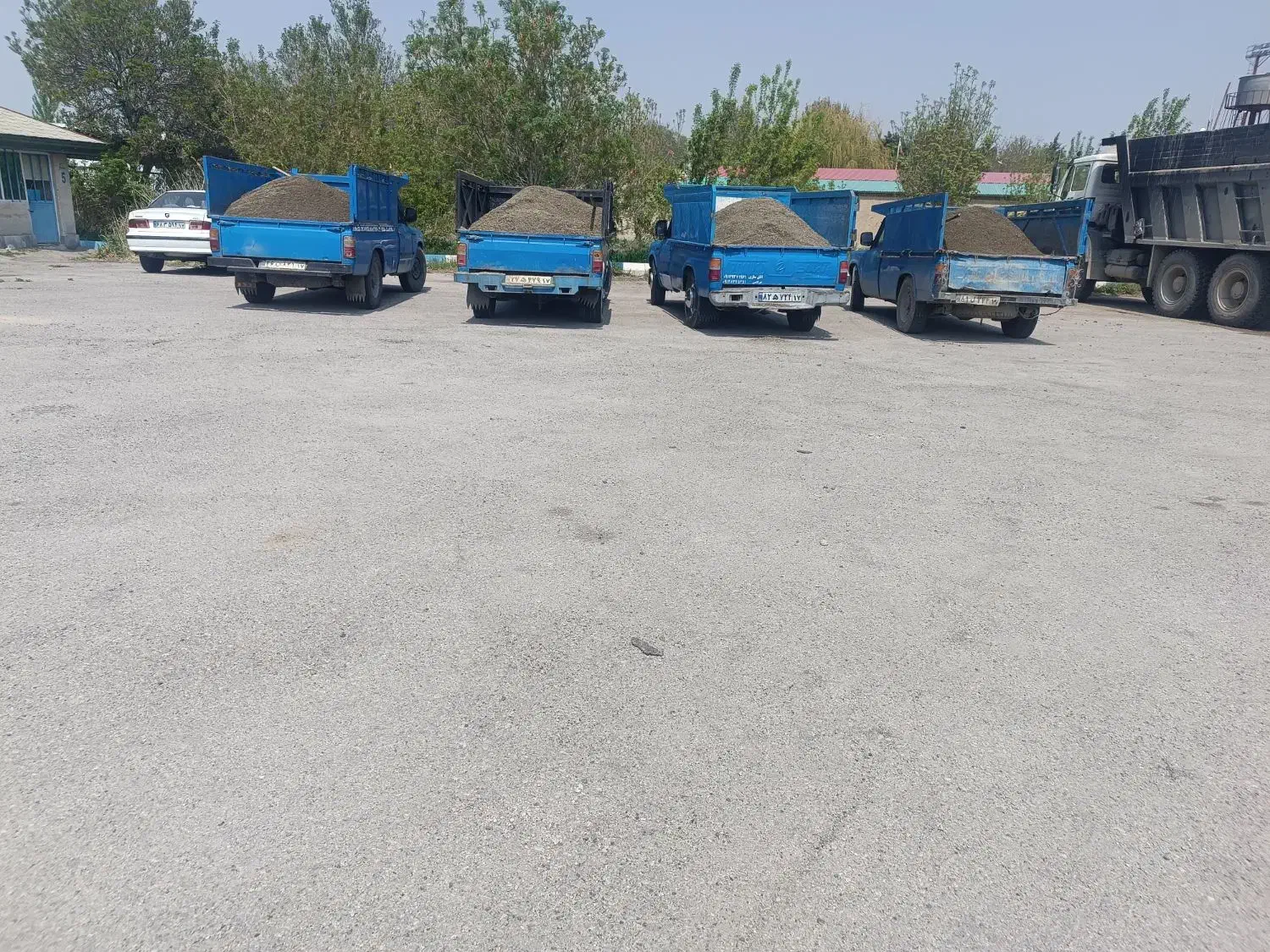 وانت سایپا نیسان کمپرسی/حمل خاک نخاله/شن ماسه|خدمات حمل و نقل|ارومیه, |دیوار